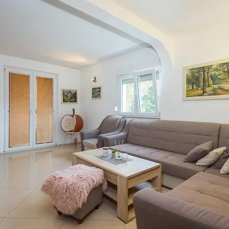 House 2234 * 梅杜林