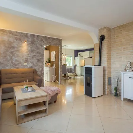 House 2234 * 梅杜林